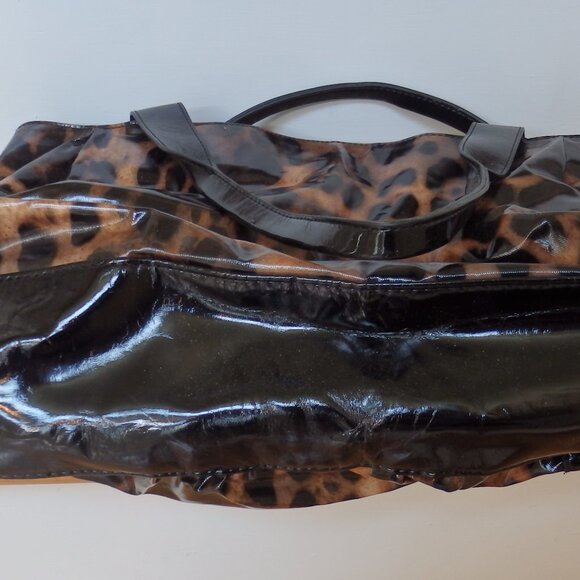 ALMOST NEW/NEVER WORN: Large Leopard Handbag/Tote | NY & Co | zip close - Picture 5 of 8